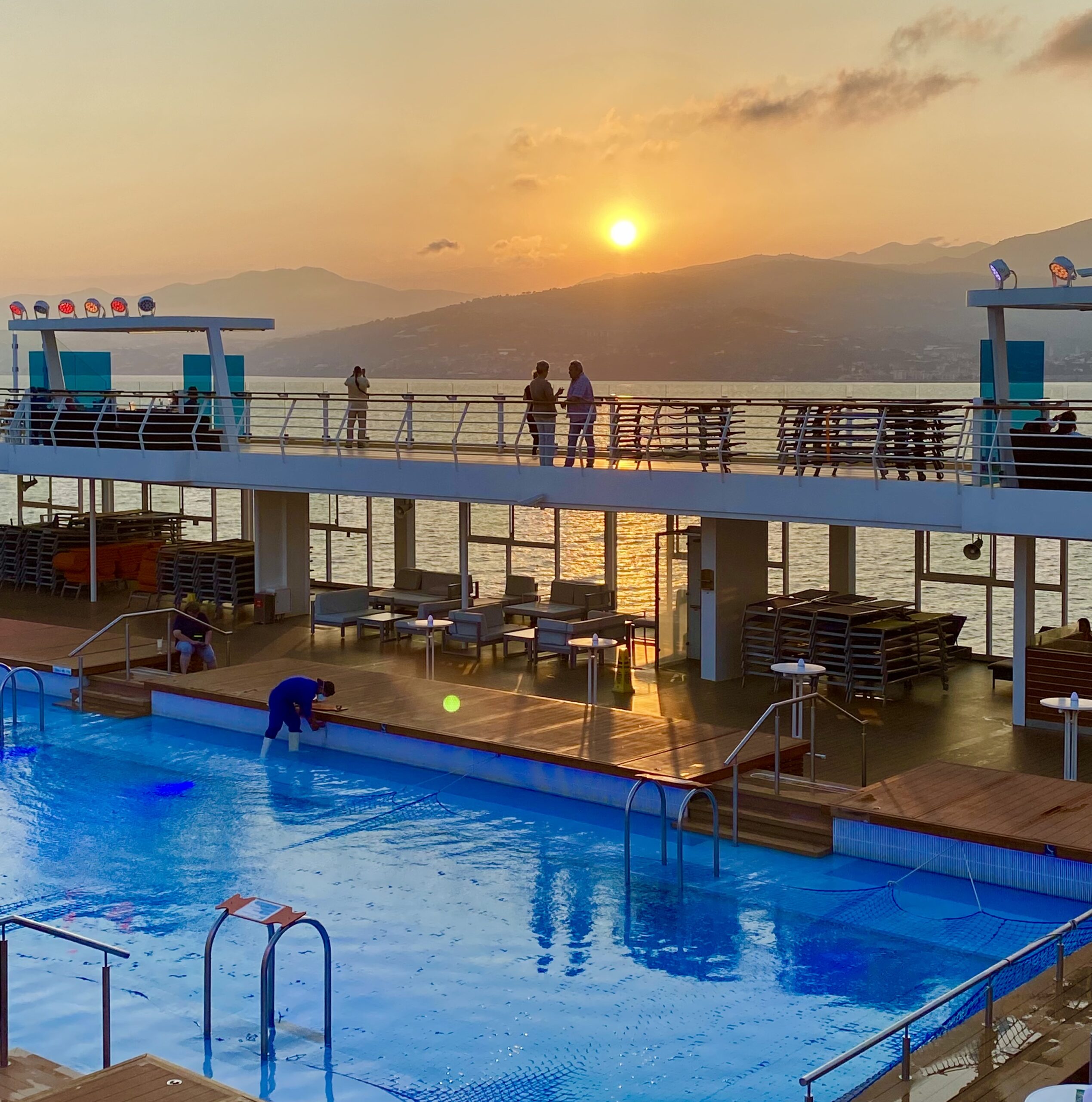 Mein Schiff 4 Pool